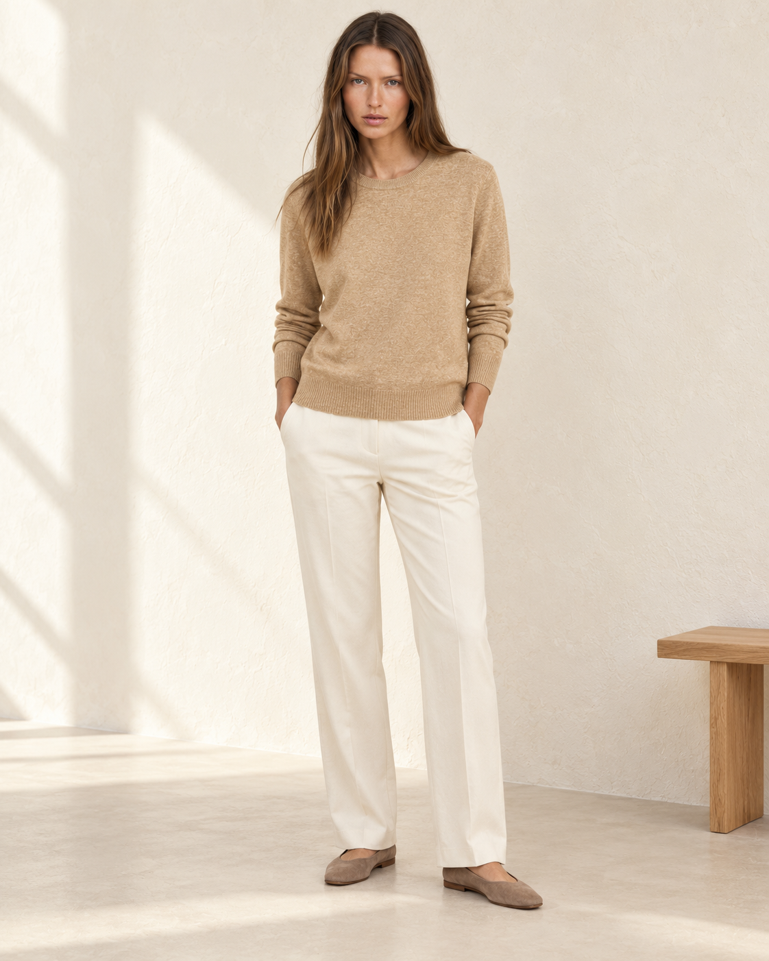 Classic Crew Neck – model hero