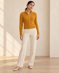 Cropped Furry Zipper – model hero