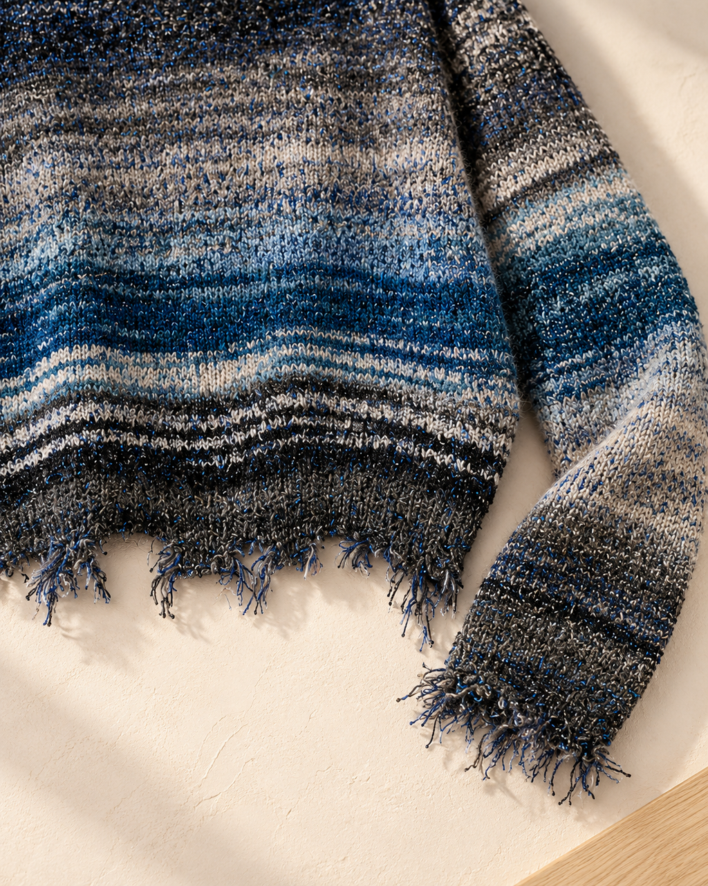 Gradient Fringe Knit Sweater – hem cuff detail