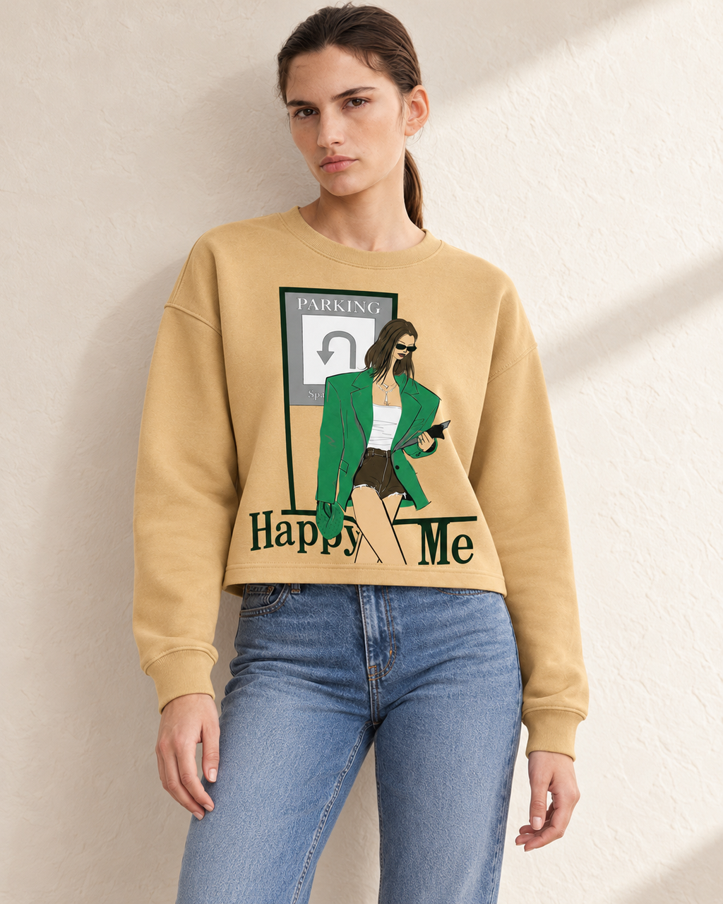 Graphic Cropped Sweatshirt – model close