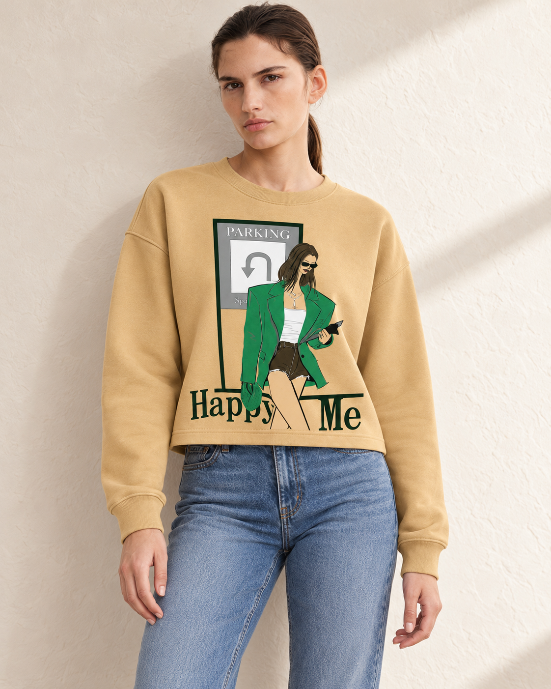 Graphic Cropped Sweatshirt – model close