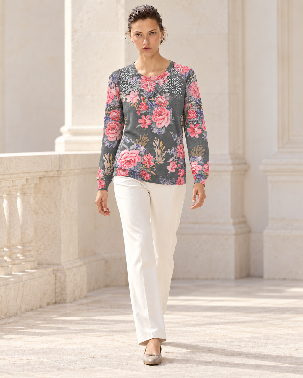 Vintage Floral Top – model hero